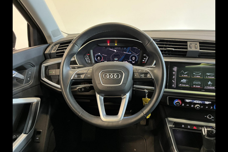 Audi Q3 35 TFSI S Line S-Tronic Aut. Panoramadak Climate control Adaptive Cruise Control Navi Full LED Trekhaak PDC VA+ Camera Carplay