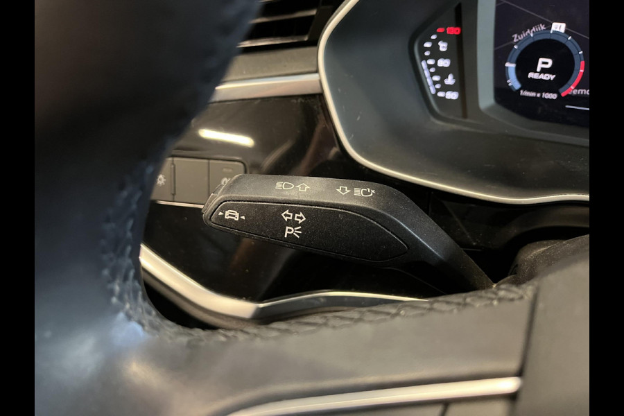 Audi Q3 35 TFSI S Line S-Tronic Aut. Panoramadak Climate control Adaptive Cruise Control Navi Full LED Trekhaak PDC VA+ Camera Carplay