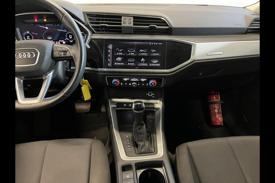 Audi Q3 35 TFSI S Line S-Tronic Aut. Panoramadak Climate control Adaptive Cruise Control Navi Full LED Trekhaak PDC VA+ Camera Carplay