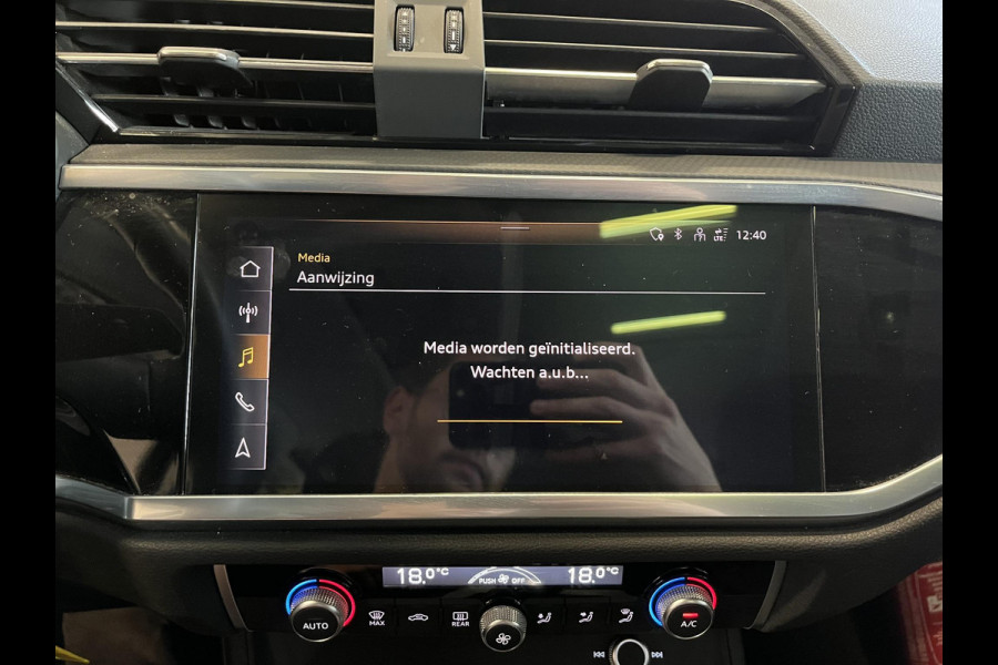 Audi Q3 35 TFSI S Line S-Tronic Aut. Panoramadak Climate control Adaptive Cruise Control Navi Full LED Trekhaak PDC VA+ Camera Carplay