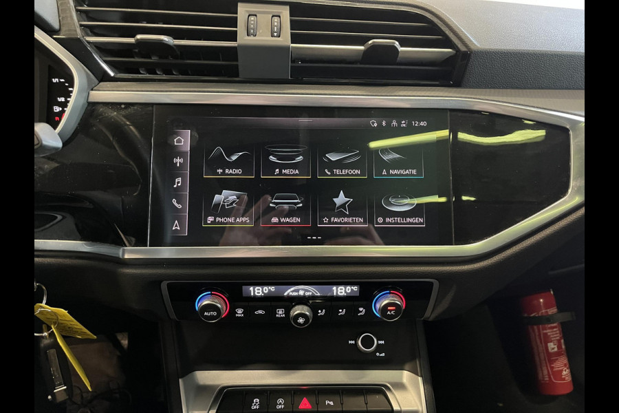 Audi Q3 35 TFSI S Line S-Tronic Aut. Panoramadak Climate control Adaptive Cruise Control Navi Full LED Trekhaak PDC VA+ Camera Carplay
