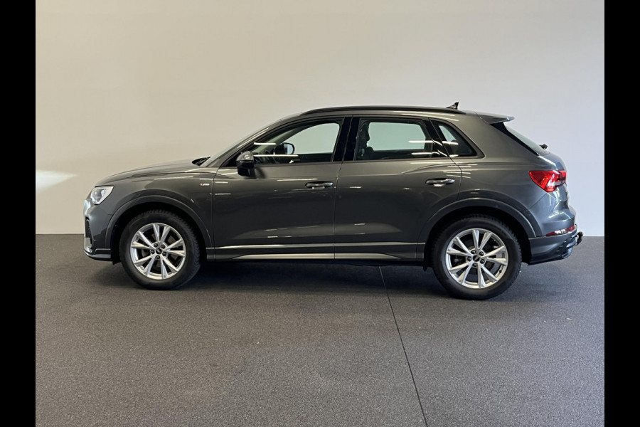 Audi Q3 35 TFSI S Line S-Tronic Aut. Panoramadak Climate control Adaptive Cruise Control Navi Full LED Trekhaak PDC VA+ Camera Carplay