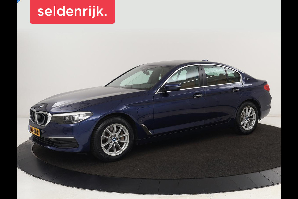 BMW 5 Serie 530e iPerformance | Leder | Stoelverwarming | Sfeerverlichting | Full LED | Navigatie | Parkeerhulp | Sportstoelen | Cruise control | PHEV | Plug In BMW 5 Serie 530e iPerformance | Leder | Stoelverwarming | Sfeerverlichting | Full LED | Navigatie | Parkeerhulp | Sportstoelen | Cruise control | PHEV | Plug In