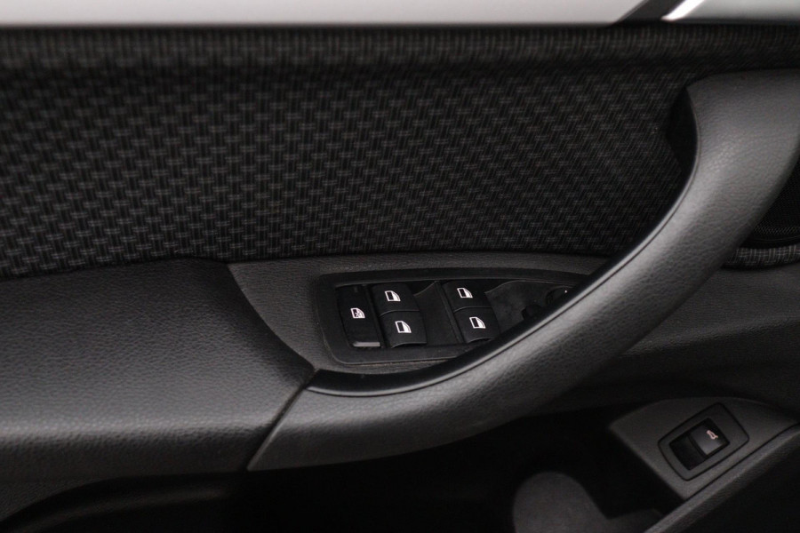 BMW X1 SDrive18i Business Edition | HEADS-UP |Dealer onderH|NL-Auto|Cruise control|Climate Contr| ETC