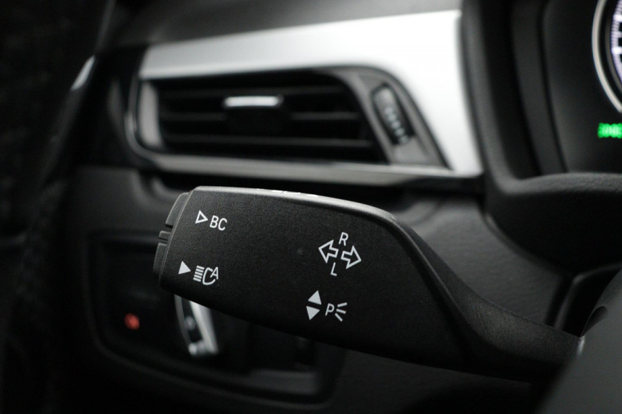 BMW X1 SDrive18i Business Edition | HEADS-UP |Dealer onderH|NL-Auto|Cruise control|Climate Contr| ETC