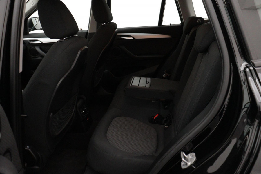 BMW X1 SDrive18i Business Edition | HEADS-UP |Dealer onderH|NL-Auto|Cruise control|Climate Contr| ETC