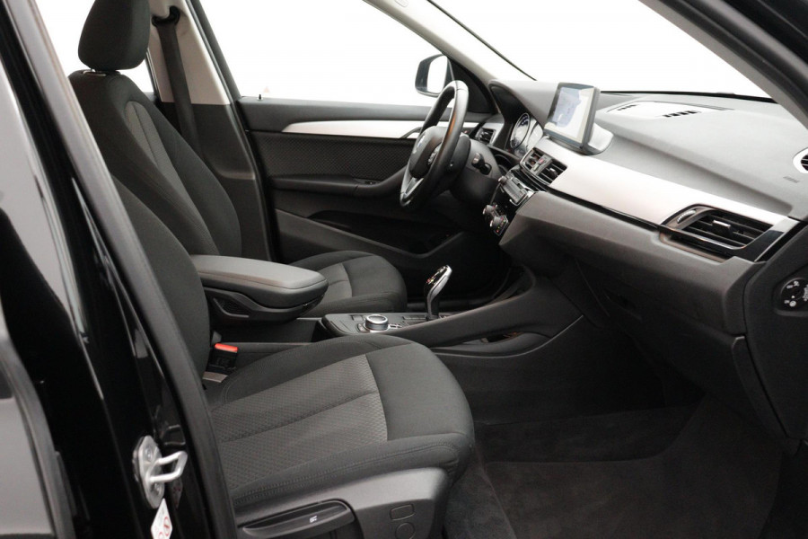 BMW X1 SDrive18i Business Edition | HEADS-UP |Dealer onderH|NL-Auto|Cruise control|Climate Contr| ETC
