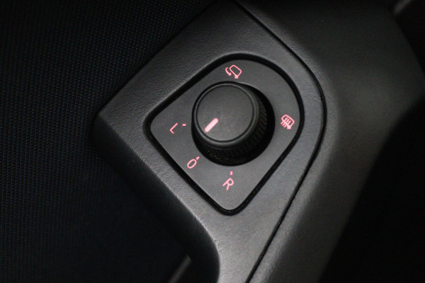 Seat Ateca 1.4 EcoTSI Xcellence (STOELVERWARMING, PARKEERSENSOREN, AUTOMAAT, CARPLAY NAVIGATIE)