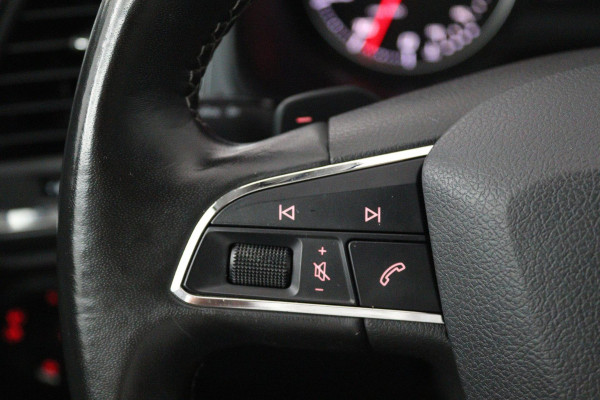Seat Ateca 1.4 EcoTSI Xcellence (STOELVERWARMING, PARKEERSENSOREN, AUTOMAAT, CARPLAY NAVIGATIE)