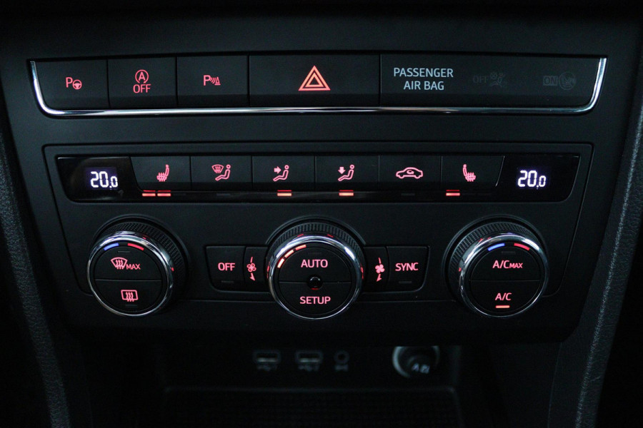 Seat Ateca 1.4 EcoTSI Xcellence (STOELVERWARMING, PARKEERSENSOREN, AUTOMAAT, CARPLAY NAVIGATIE)