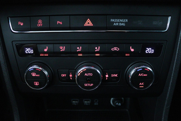 Seat Ateca 1.4 EcoTSI Xcellence (STOELVERWARMING, PARKEERSENSOREN, AUTOMAAT, CARPLAY NAVIGATIE)