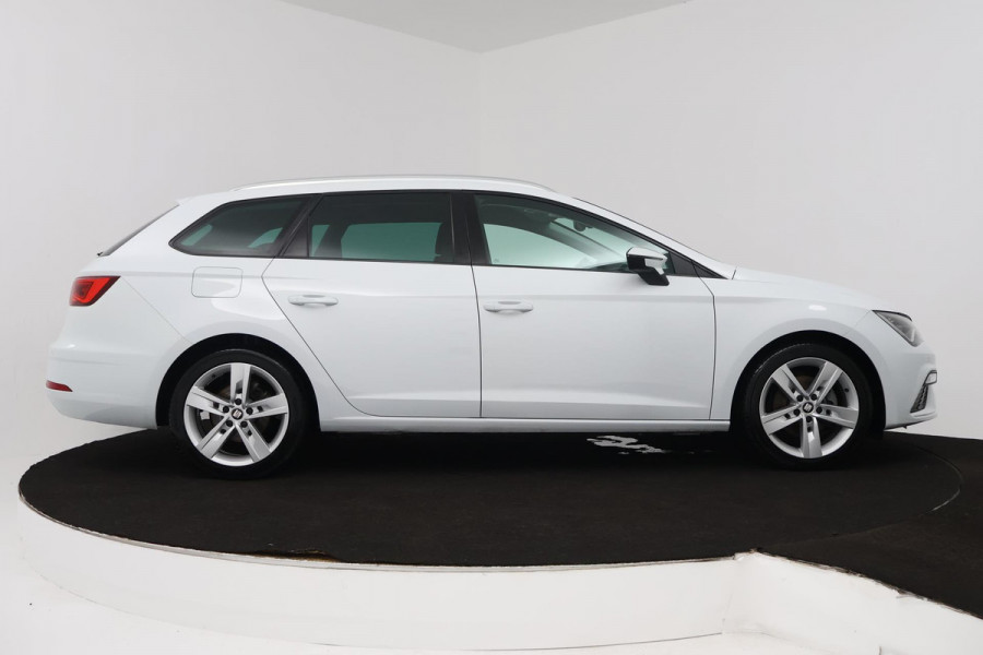 Seat León ST 1.4 EcoTSI FR Business Intense (SEAT SOUND, PARKEERSENSOREN, CRUISE CONTROL, CARPLAY NAVIGATIE, AUTOMAAT)