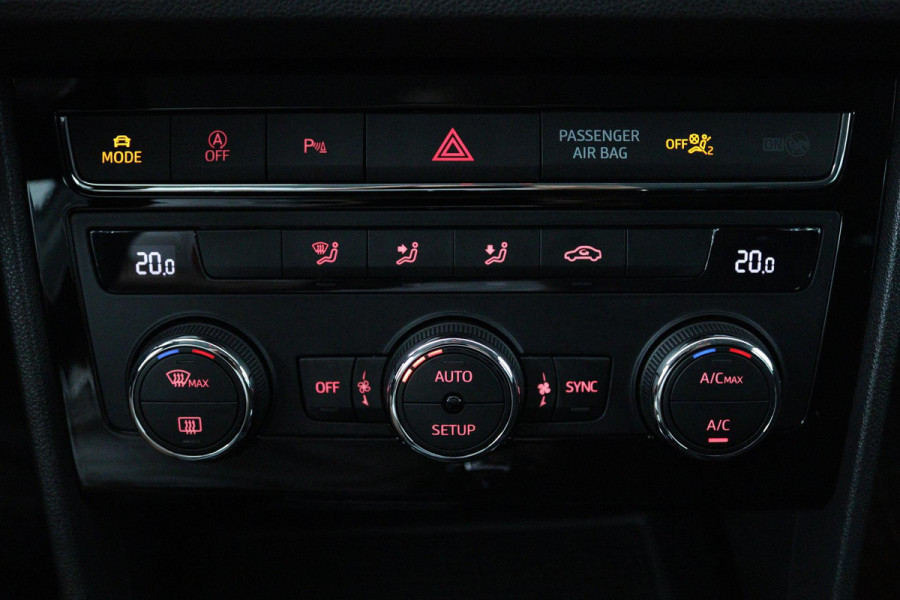 Seat León ST 1.4 EcoTSI FR Business Intense (SEAT SOUND, PARKEERSENSOREN, CRUISE CONTROL, CARPLAY NAVIGATIE, AUTOMAAT)