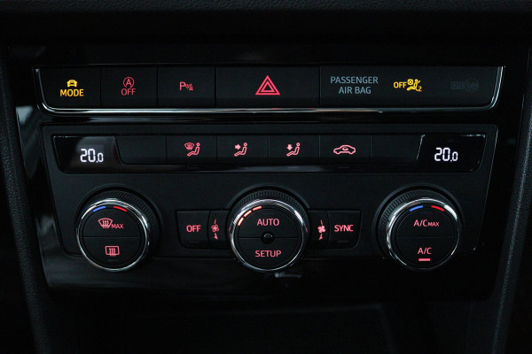 Seat León ST 1.4 EcoTSI FR Business Intense (SEAT SOUND, PARKEERSENSOREN, CRUISE CONTROL, CARPLAY NAVIGATIE, AUTOMAAT)
