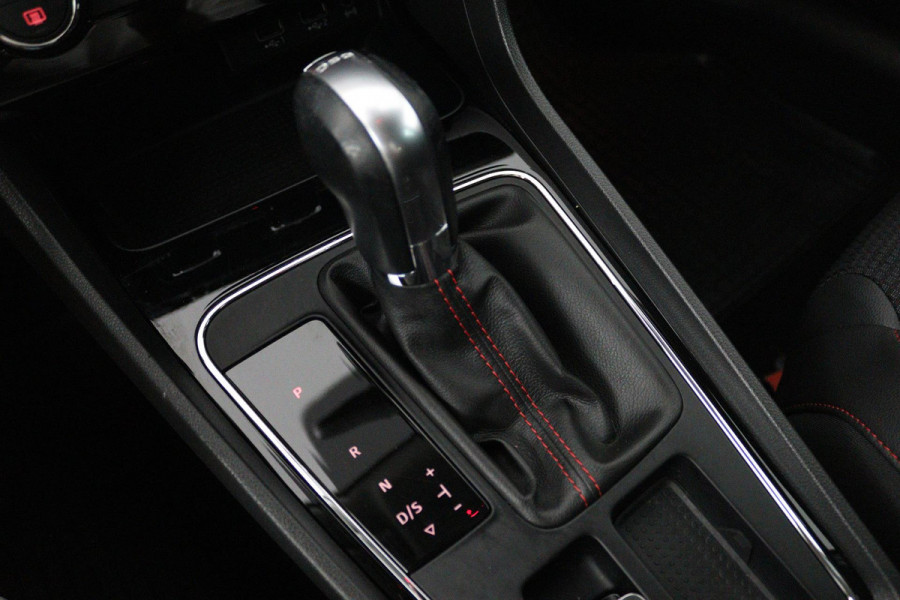Seat León ST 1.4 EcoTSI FR Business Intense (SEAT SOUND, PARKEERSENSOREN, CRUISE CONTROL, CARPLAY NAVIGATIE, AUTOMAAT)