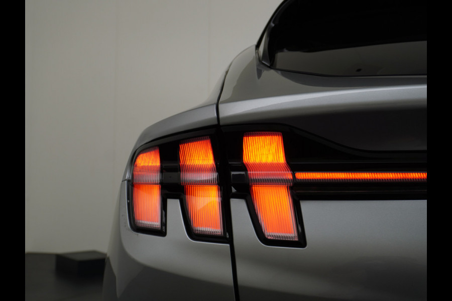 Ford Mustang Mach-E RWD 75 kWh Leer (semi-)Autopilot Navi 360-Topview-Camera Adaptive-Cruise-Control Apple Carplay Bang&Olufsen B&O 18" Elekt DAB Lane-Assist Keyless-go Autonomous Emergency Braking ESP ASR Verkeersbordherkenning Vermoeidheidsherkenning Dodehoek-Detector