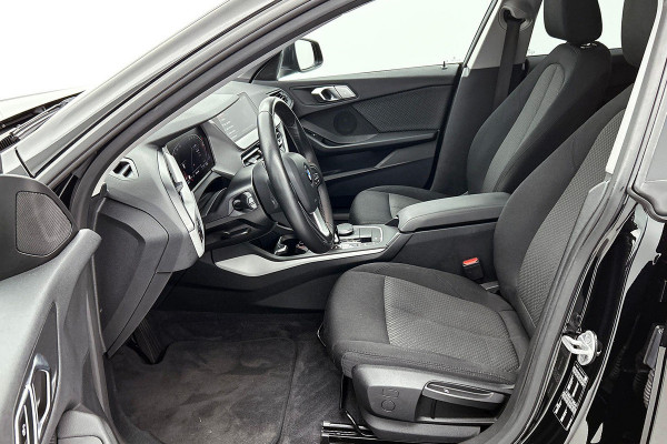 BMW 2 Serie Gran Coupé 218i High Executive Automaat (PANORAMADAK, NAVIGATIE, LED, CARPLAY, 1e EIGENAAR, GOED ONDERHOUDEN)