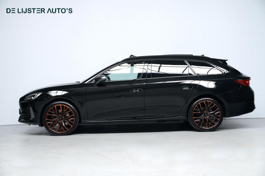 CUPRA Leon Sportstourer 1.4 e-Hybrid VZ Performance 245 PK | Pano-dak | CarPlay | Acc | Stoel + Stuurverwarming | Camera | Led | Pdc |