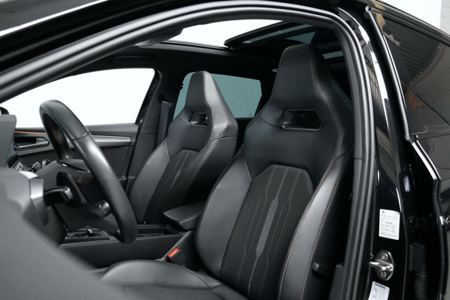 CUPRA Leon Sportstourer 1.4 e-Hybrid VZ Performance 245 PK | Pano-dak | CarPlay | Acc | Stoel + Stuurverwarming | Camera | Led | Pdc |