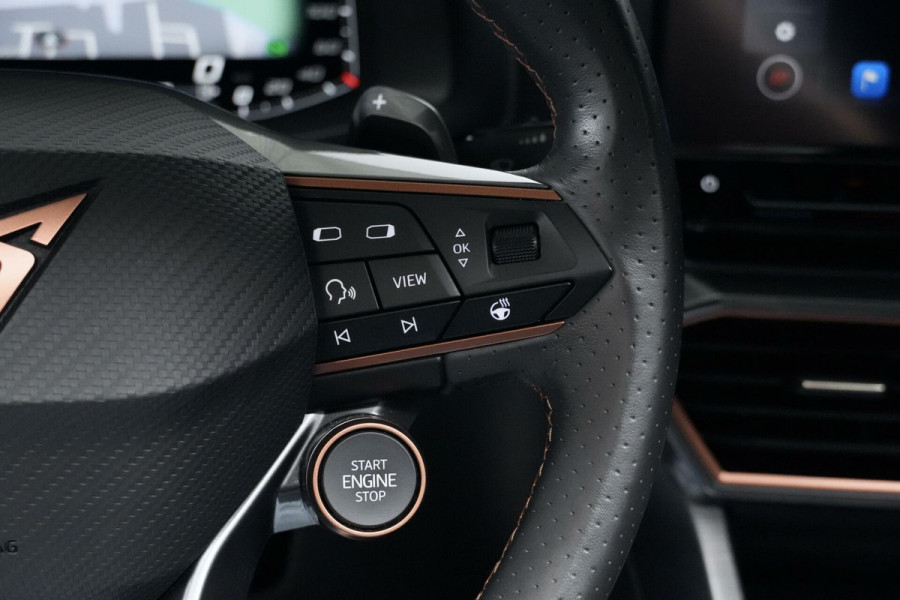 CUPRA Leon Sportstourer 1.4 e-Hybrid VZ Performance 245 PK | Pano-dak | CarPlay | Acc | Stoel + Stuurverwarming | Camera | Led | Pdc |