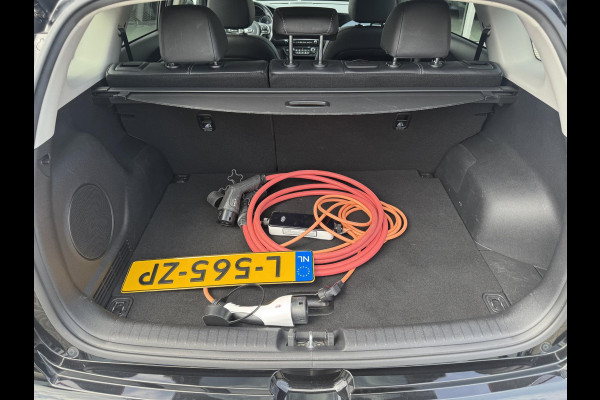 Kia e-Niro ExecutiveLine 64 kWh | Schuifdak | JBL Audio | Leder | Stoelventilatie
