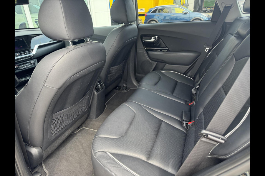 Kia e-Niro ExecutiveLine 64 kWh | Schuifdak | JBL Audio | Leder | Stoelventilatie