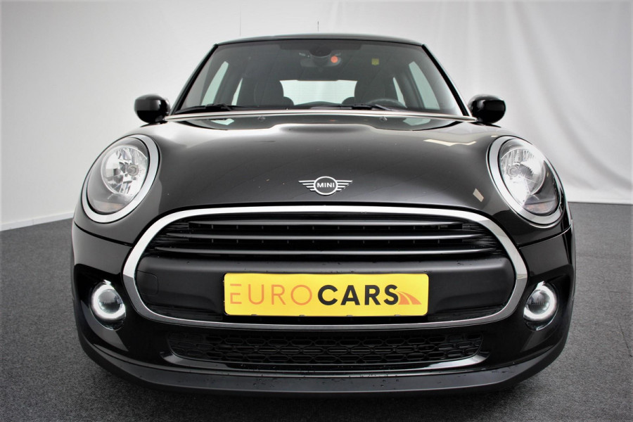 MINI Mini 1.5 One Automaat Blackyard | Parkeer sensoren | Airco | Verwarmbare voorstoelen | Lichtmetalen velgen 16" black