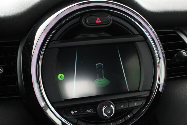 MINI Mini 1.5 One Automaat Blackyard | Parkeer sensoren | Airco | Verwarmbare voorstoelen | Lichtmetalen velgen 16" black