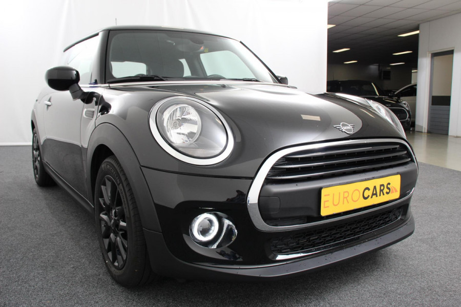 MINI Mini 1.5 One Automaat Blackyard | Parkeer sensoren | Airco | Verwarmbare voorstoelen | Lichtmetalen velgen 16" black