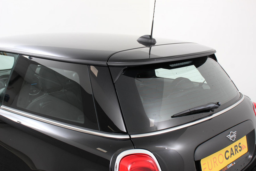 MINI Mini 1.5 One Automaat Blackyard | Parkeer sensoren | Airco | Verwarmbare voorstoelen | Lichtmetalen velgen 16" black
