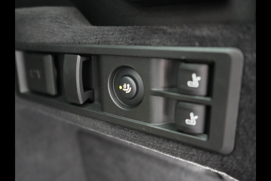 BMW 3 Serie Touring 330e Plug In Hybrid 293pk Dealer O.H PHEV | Trekhaak Af Fabriek | Panodak | Laser LED | Head Up | 360 Camera | Adaptive Cruise | Keyless | Carplay | Lederen Sportstoelen Memory & Verwarmd | Sfeerverlichting | Navigatie |