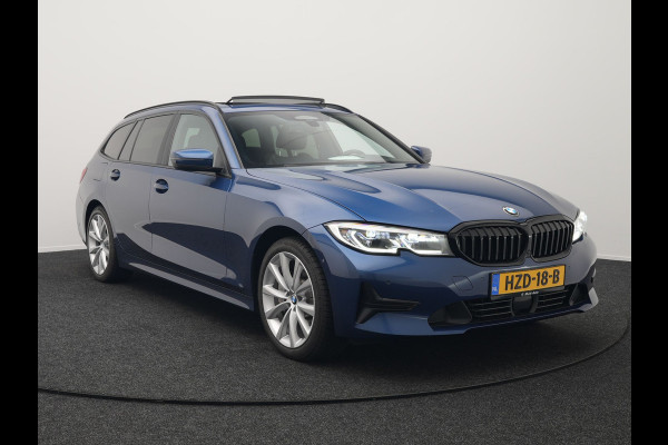 BMW 3 Serie Touring 330e Plug In Hybrid 293pk Dealer O.H PHEV | Trekhaak Af Fabriek | Panodak | Laser LED | Head Up | 360 Camera | Adaptive Cruise | Keyless | Carplay | Lederen Sportstoelen Memory & Verwarmd | Sfeerverlichting | Navigatie |
