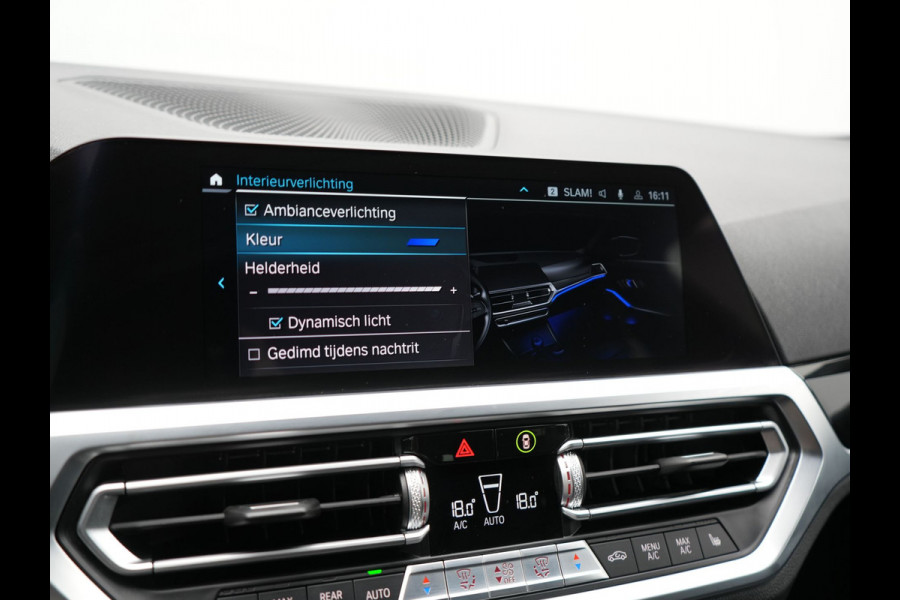 BMW 3 Serie Touring 330e Plug In Hybrid 293pk Dealer O.H PHEV | Trekhaak Af Fabriek | Panodak | Laser LED | Head Up | 360 Camera | Adaptive Cruise | Keyless | Carplay | Lederen Sportstoelen Memory & Verwarmd | Sfeerverlichting | Navigatie |