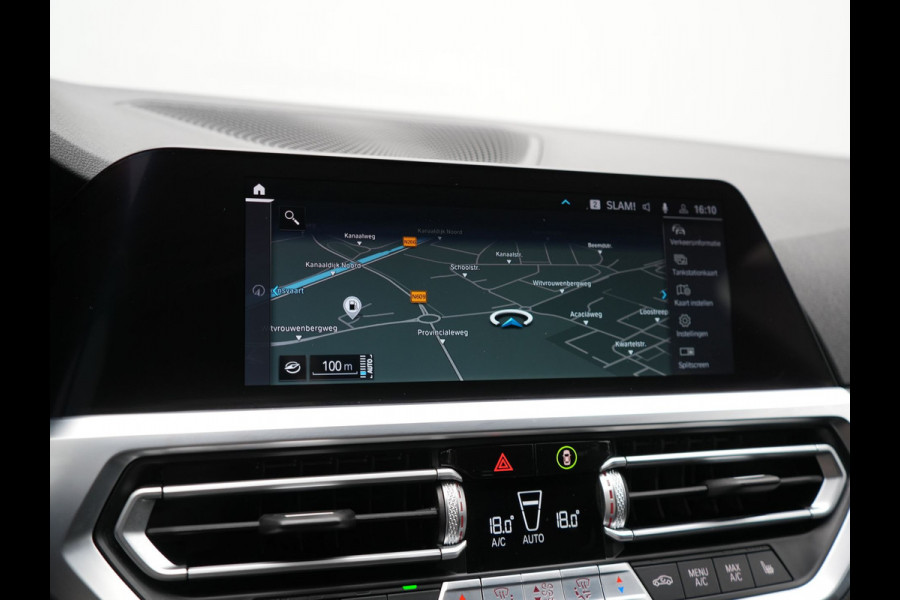 BMW 3 Serie Touring 330e Plug In Hybrid 293pk Dealer O.H PHEV | Trekhaak Af Fabriek | Panodak | Laser LED | Head Up | 360 Camera | Adaptive Cruise | Keyless | Carplay | Lederen Sportstoelen Memory & Verwarmd | Sfeerverlichting | Navigatie |