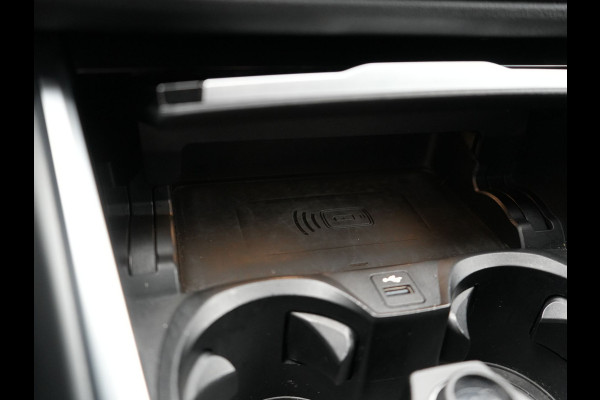 BMW 3 Serie Touring 330e Plug In Hybrid 293pk Dealer O.H PHEV | Trekhaak Af Fabriek | Panodak | Laser LED | Head Up | 360 Camera | Adaptive Cruise | Keyless | Carplay | Lederen Sportstoelen Memory & Verwarmd | Sfeerverlichting | Navigatie |