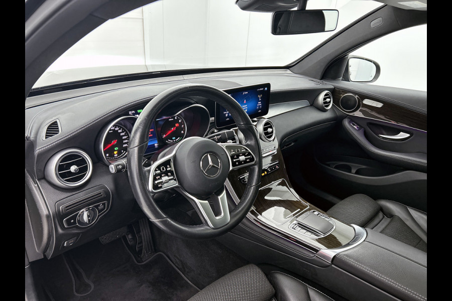 Mercedes-Benz GLC Coupé 300e 4MATIC Premium(Dealer OnderH, Panorama, SfeerVerlichting, StoelV, Navi, Camera, Etc)