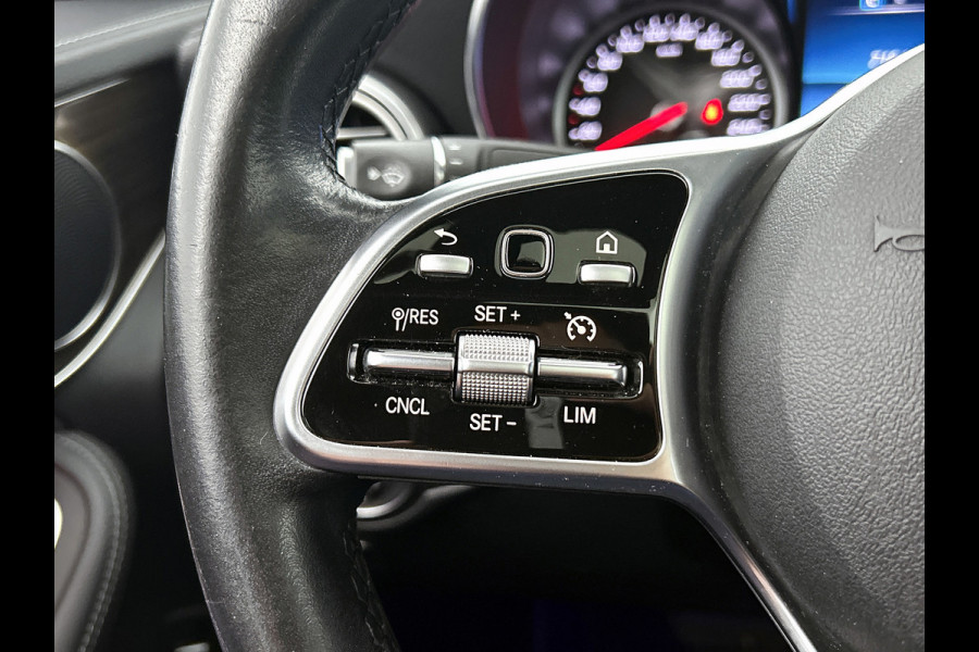 Mercedes-Benz GLC Coupé 300e 4MATIC Premium(Dealer OnderH, Panorama, SfeerVerlichting, StoelV, Navi, Camera, Etc)
