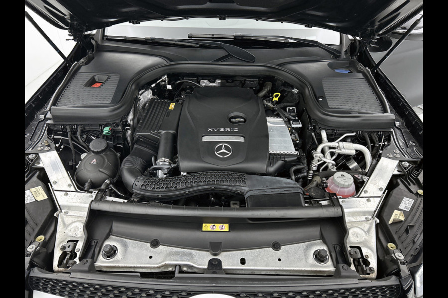Mercedes-Benz GLC Coupé 300e 4MATIC Premium(Dealer OnderH, Panorama, SfeerVerlichting, StoelV, Navi, Camera, Etc)