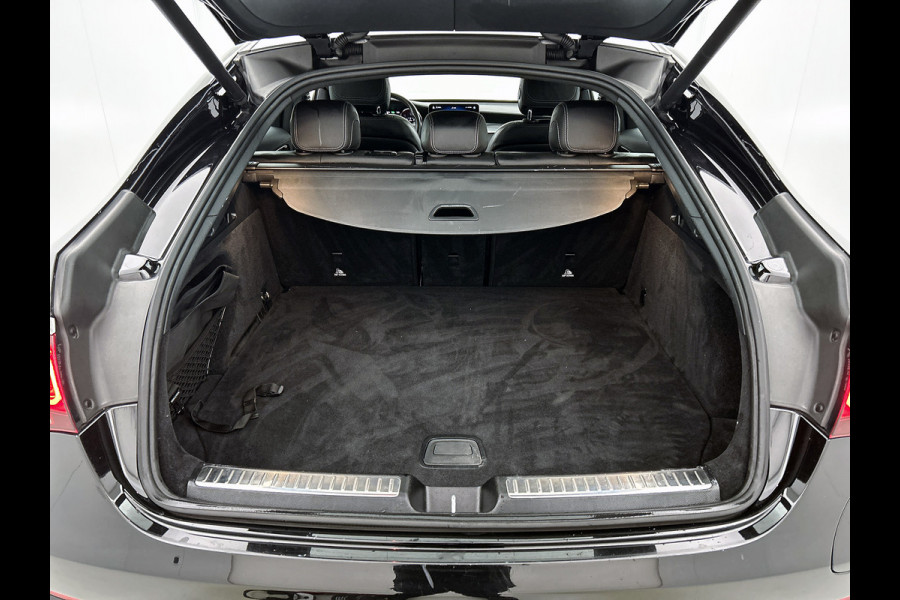 Mercedes-Benz GLC Coupé 300e 4MATIC Premium(Dealer OnderH, Panorama, SfeerVerlichting, StoelV, Navi, Camera, Etc)