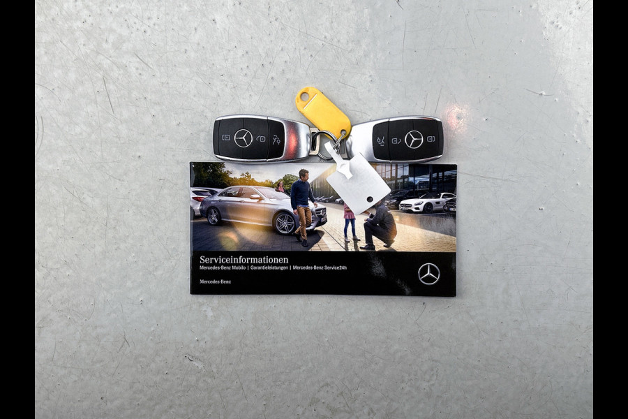 Mercedes-Benz GLC Coupé 300e 4MATIC Premium(Dealer OnderH, Panorama, SfeerVerlichting, StoelV, Navi, Camera, Etc)