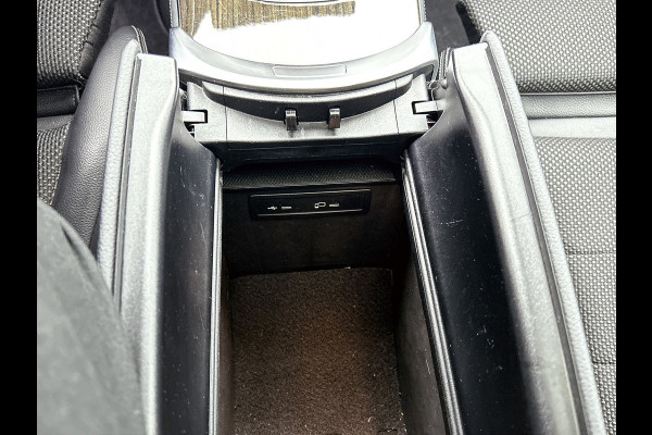 Mercedes-Benz GLC Coupé 300e 4MATIC Premium(Dealer OnderH, Panorama, SfeerVerlichting, StoelV, Navi, Camera, Etc)