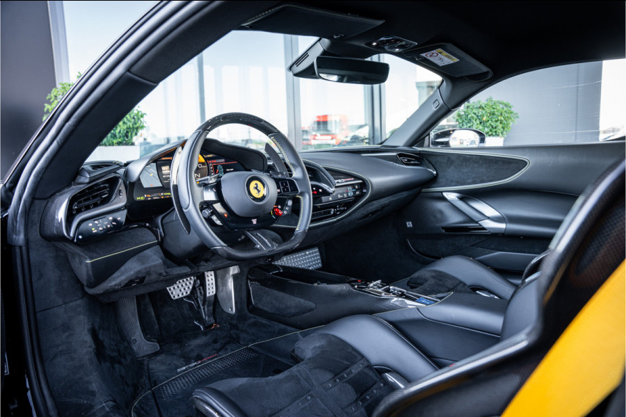 Ferrari SF90 Stradale 4.0 V8 - BTW l NL Auto l Lift l Fabrieksgarantie l Carbon in & exterieur