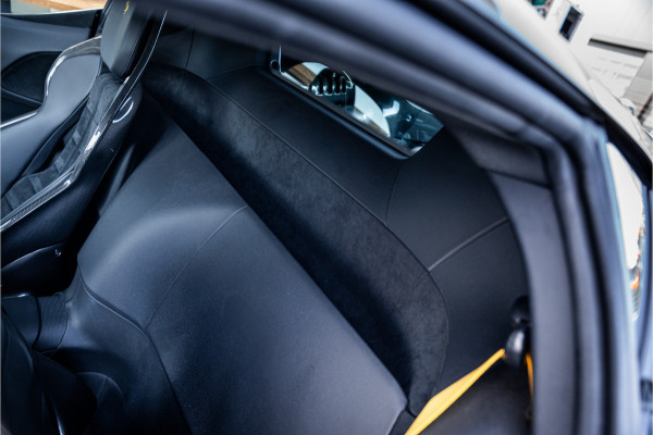 Ferrari SF90 Stradale 4.0 V8 - BTW l NL Auto l Lift l Fabrieksgarantie l Carbon in & exterieur
