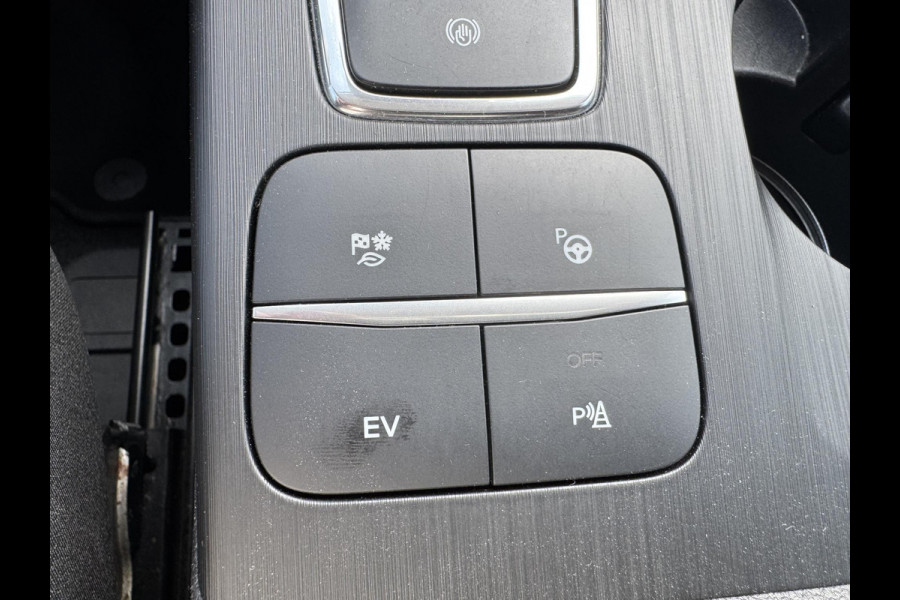 Ford Kuga 2.5 PHEV Titanium | SCI | 225pk | Adaptive cruise control | Winter Pack | Dodehoeksensoren
