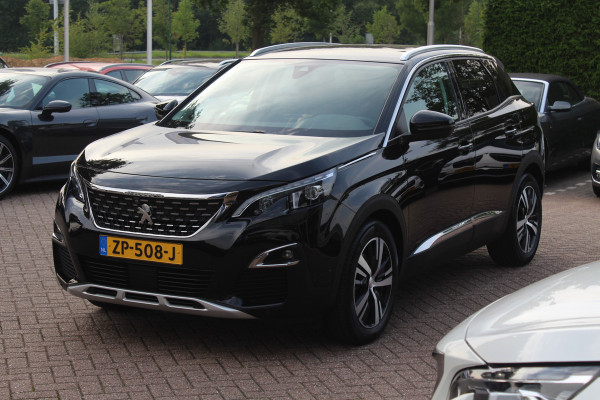 Peugeot 3008 1.6 PureTech GT Line 44.763 km! / Trekhaak / Camera / Navigatie / Keyless / 18'' / Stoelverwarming / DAB / Cruise Control