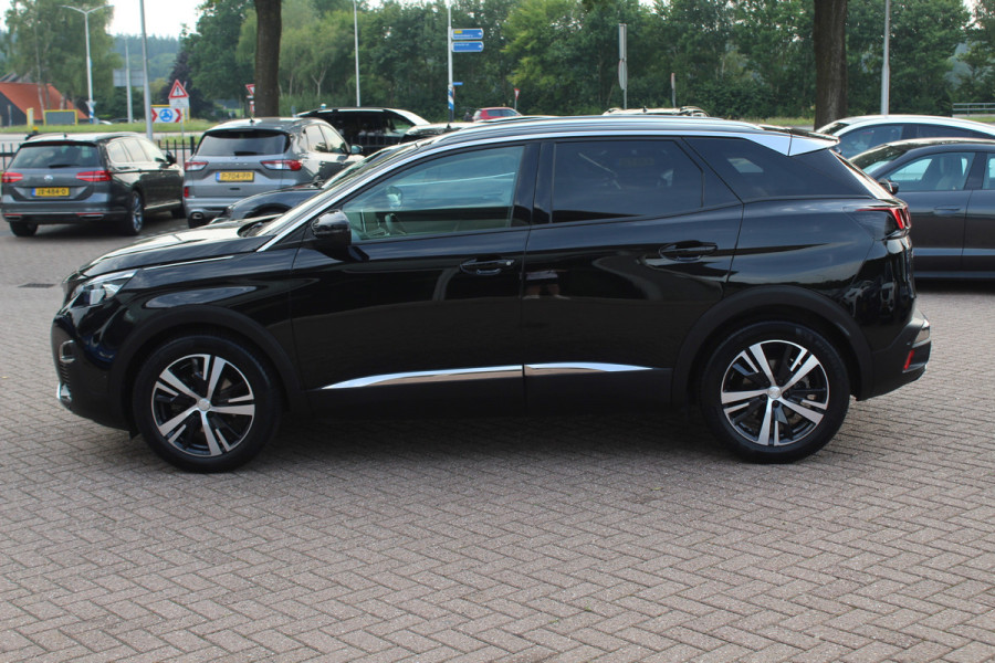 Peugeot 3008 1.6 PureTech GT Line 44.763 km! / Trekhaak / Camera / Navigatie / Keyless / 18'' / Stoelverwarming / DAB / Cruise Control