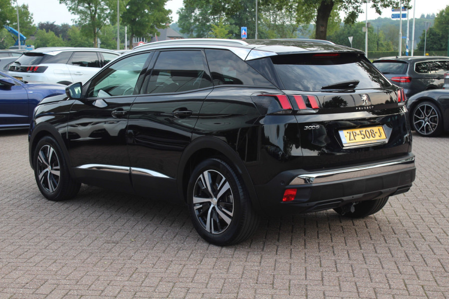 Peugeot 3008 1.6 PureTech GT Line 44.763 km! / Trekhaak / Camera / Navigatie / Keyless / 18'' / Stoelverwarming / DAB / Cruise Control