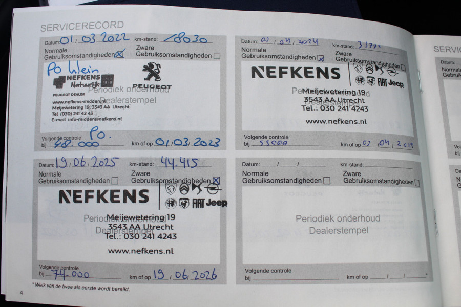 Peugeot 3008 1.6 PureTech GT Line 44.763 km! / Trekhaak / Camera / Navigatie / Keyless / 18'' / Stoelverwarming / DAB / Cruise Control