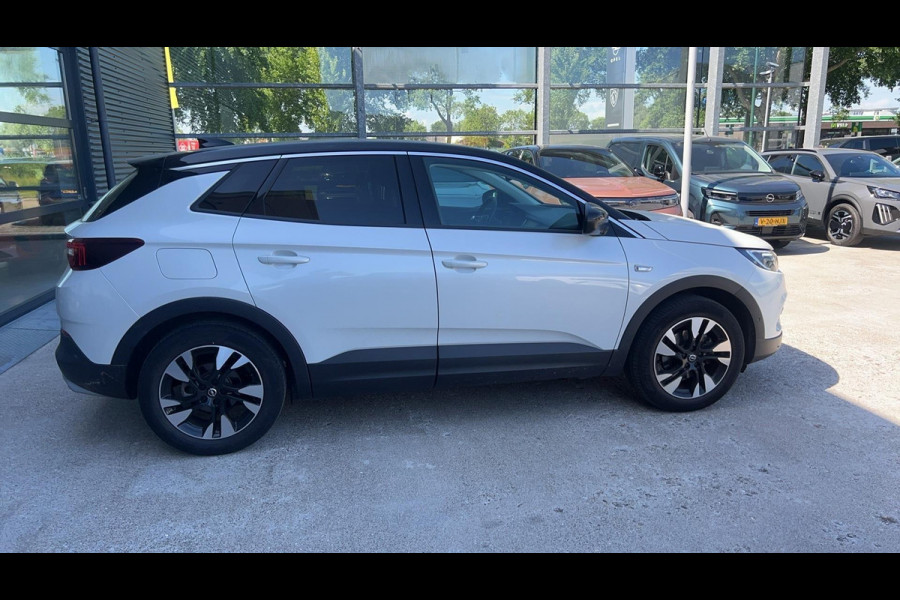 Opel Grandland X 1.2 Turbo Business Executive