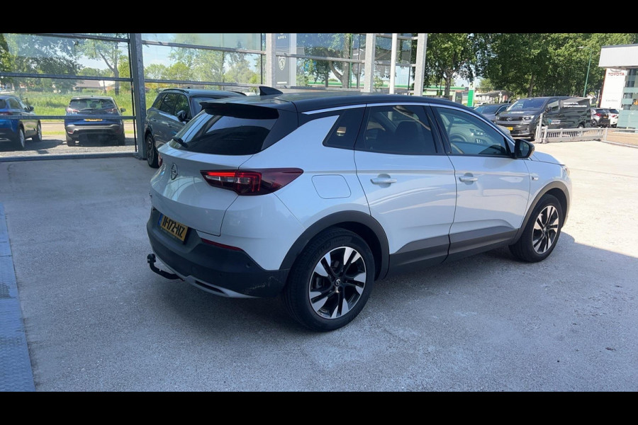 Opel Grandland X 1.2 Turbo Business Executive